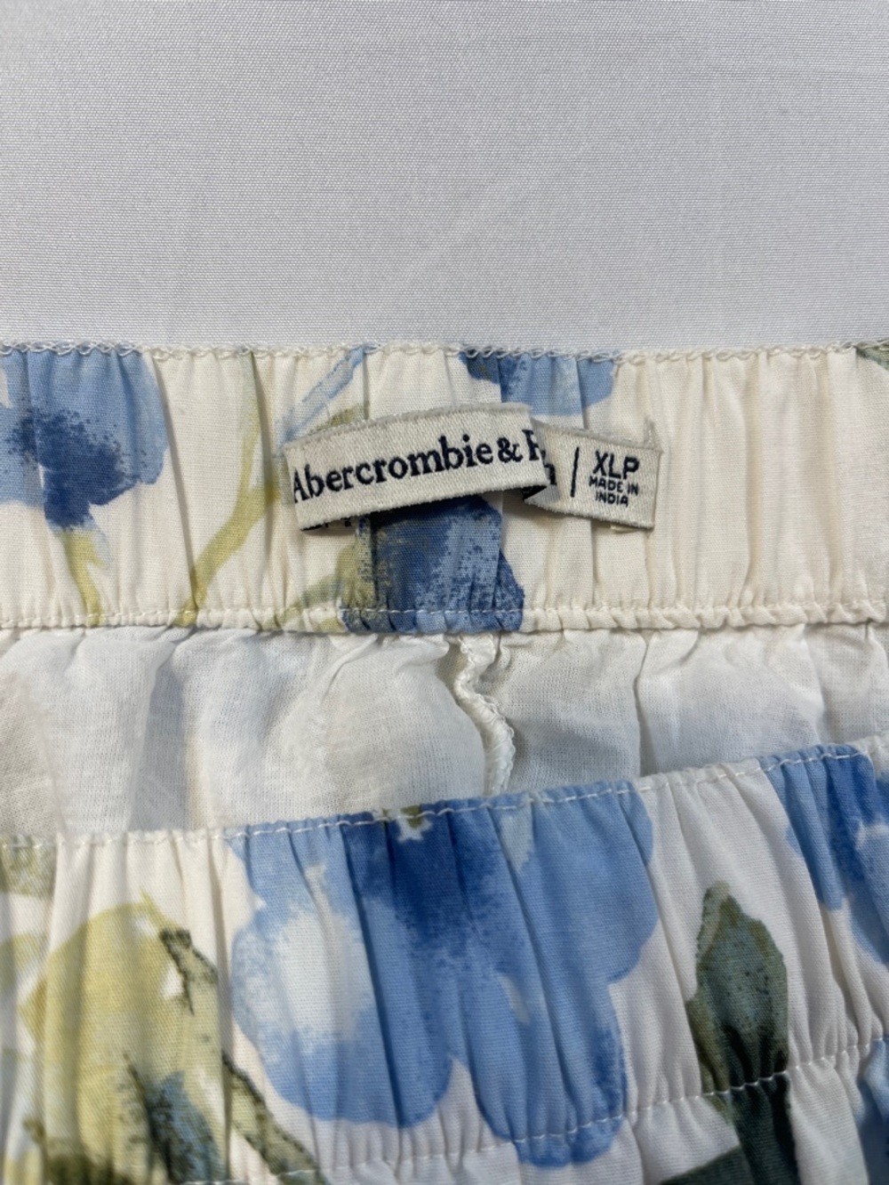 Abercrombie & Floral Two-Piece Crop Top (XL) & Skirt (XLP) Set - Picture 12 of 12